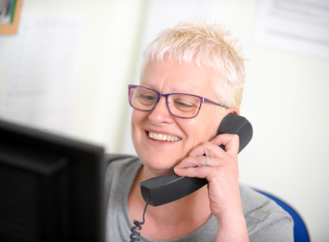 Sue from Boundary Vets contacting a customer